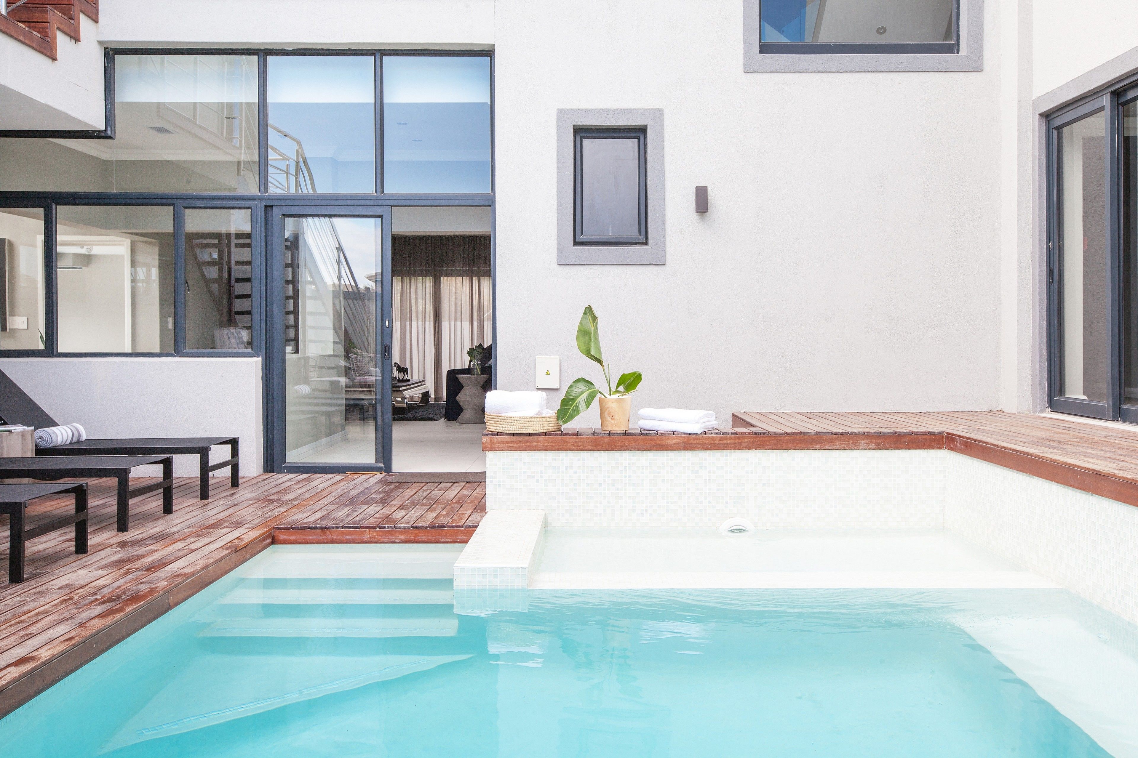 Outdoor pool, pool loungers