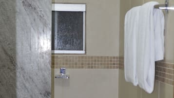 Shower kamar mandi