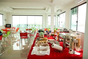 Free daily buffet breakfast - Hotel Imperador (Santarém)