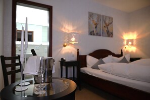 Deluxe Double Room (Plus) | Living area