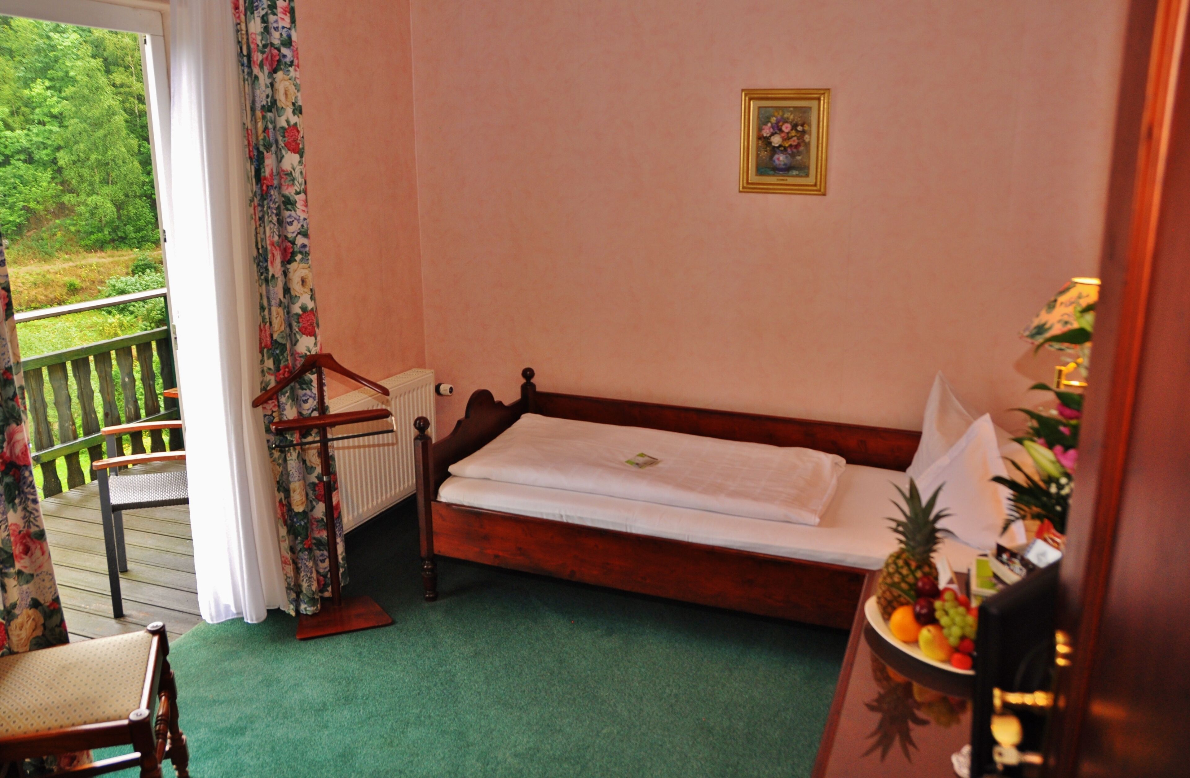 Comfort Single Room (Plus) | Premium bedding, minibar, in-room safe, desk