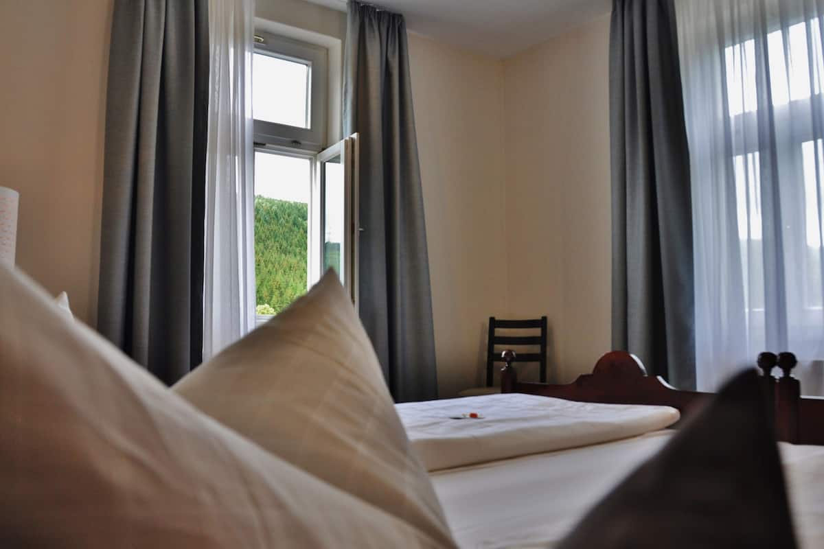 grand double or twin room | 1 bedroom, premium bedding, minibar, in-room safe