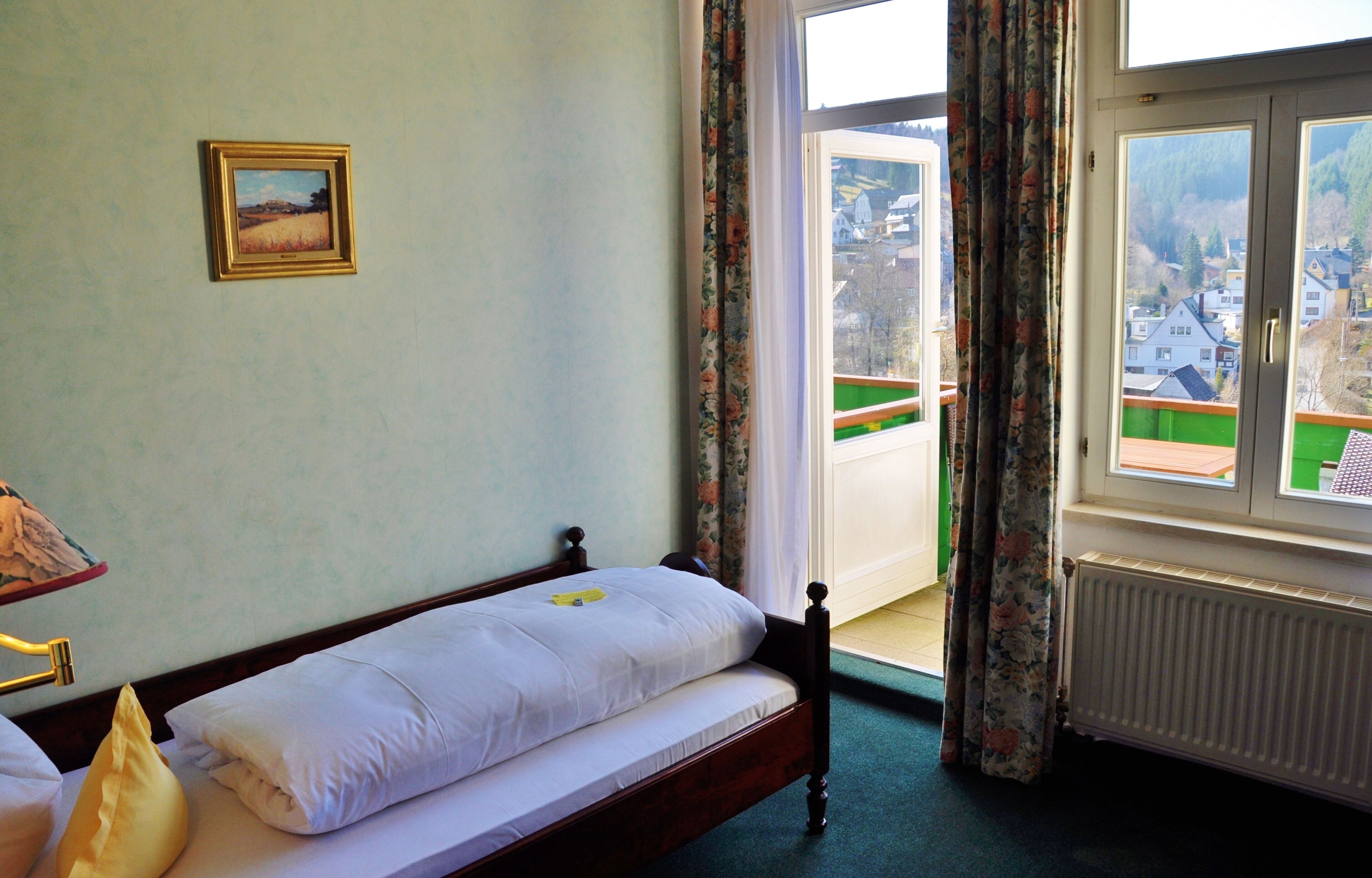 Ropa de cama de alta calidad y minibar 