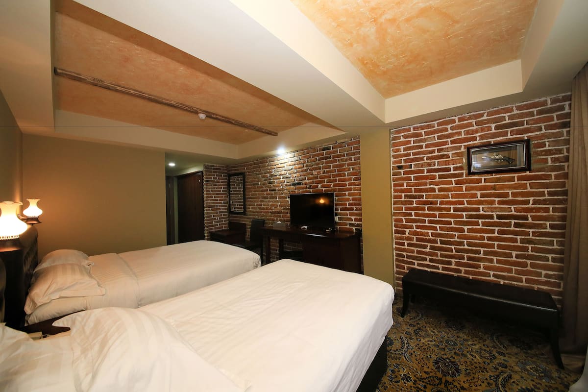 superior triple room | 1 bedroom, minibar, in-room safe, desk