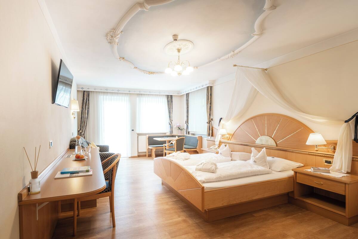 Junior Room | Premium bedding, minibar, in-room safe, desk