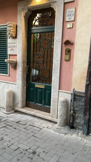 Entrée de l’hébergement