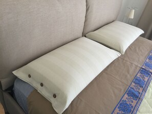 Phòng Suite, quang cảnh biển (Le Lumere) | Bộ trải giường bằng vải Frette của Ý, bộ đồ giường cao cấp 