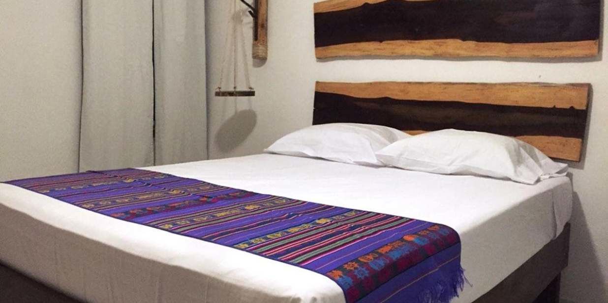 Minibar, escritorio y wifi gratis 