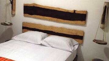 ميني بار ومكتب وواي فاي مجانًا