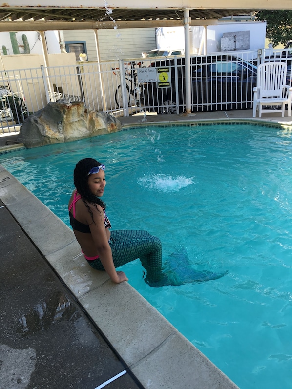 Outdoor pool - Twilight Motel (Wildwood)