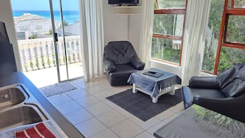 Traditionele tweepersoonskamer, 1 slaapkamer, niet-roken, uitzicht op zee | Uitzicht vanuit de kamer