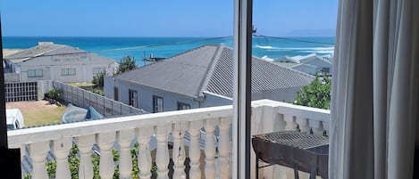 Traditional Double Room, 1 Bedroom, Non Smoking, Ocean View | Balcony