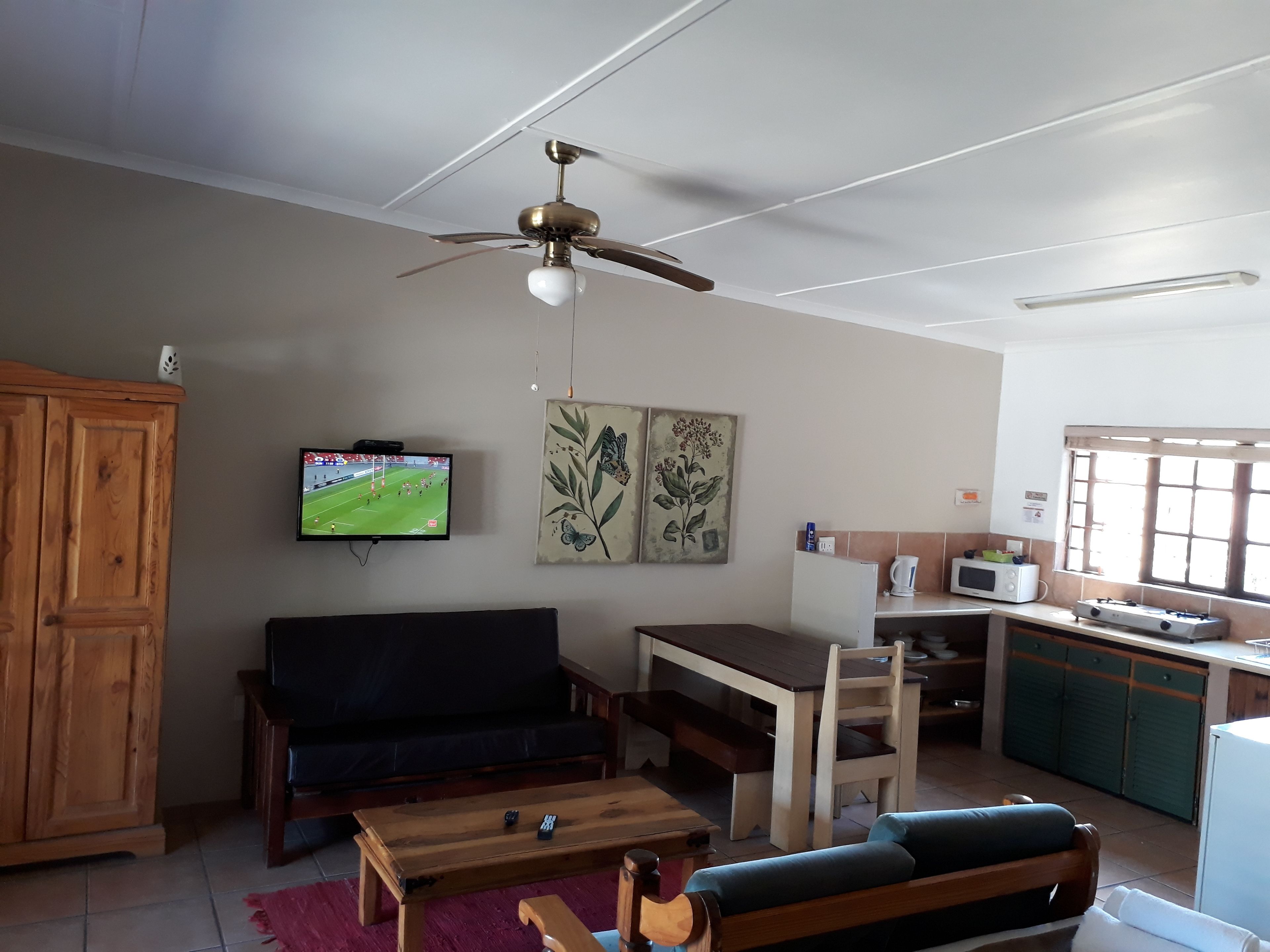 Family Room, 1 Bedroom, Non Smoking | Living area