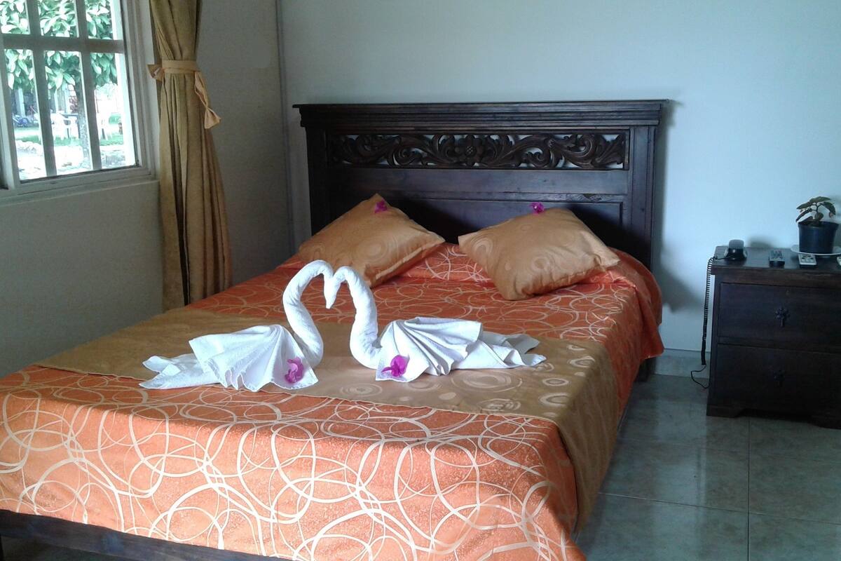 Minibar, in-room safe, free rollaway beds, free WiFi