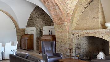 Coin salon dans le hall