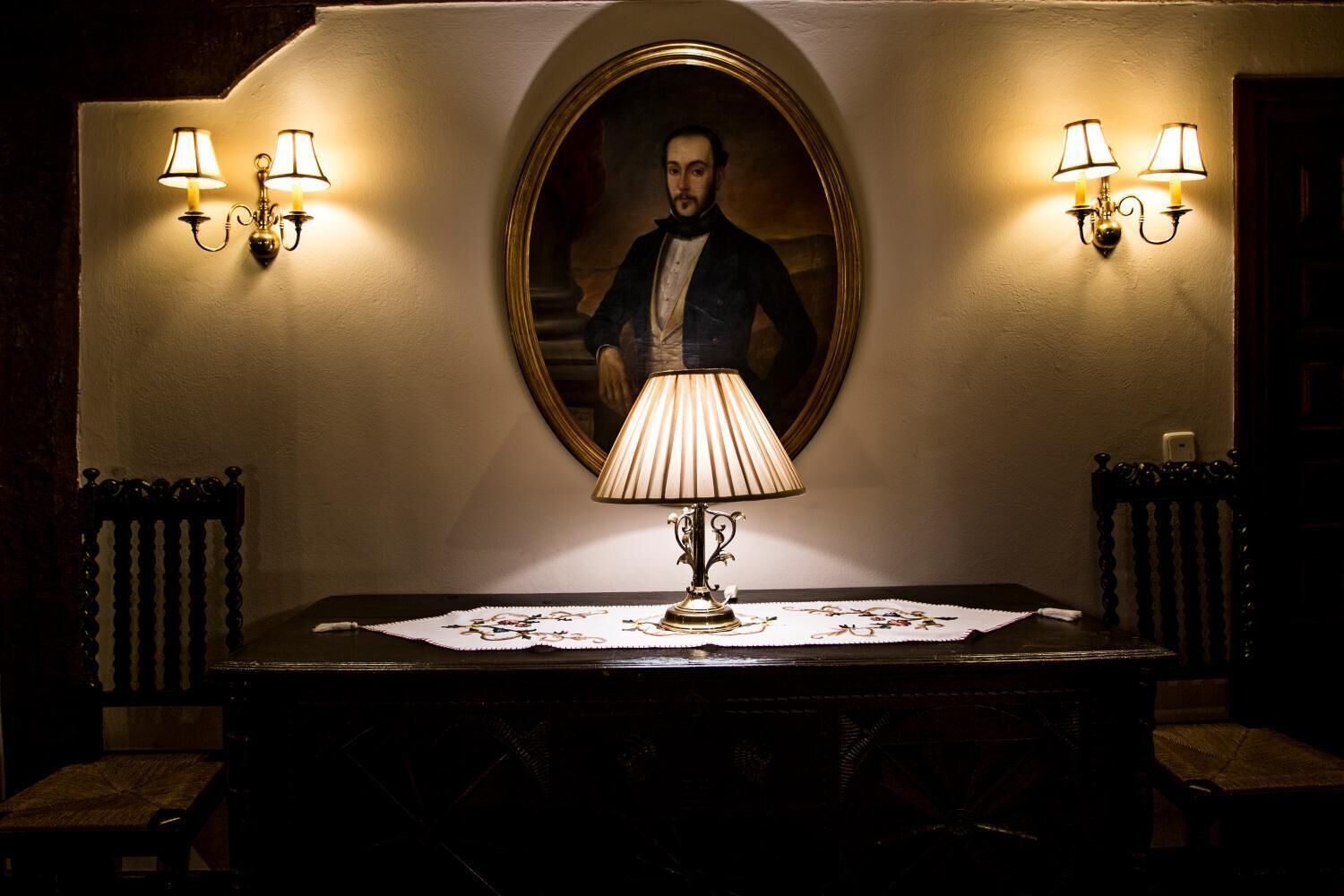 breakfast, lunch, dinner served; local cuisine