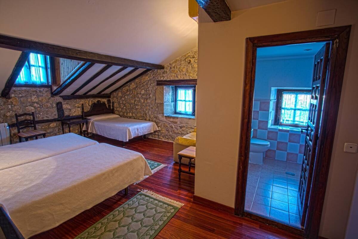 desk, cots/infant beds