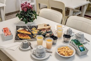Daily continental breakfast for a fee - Hotel Altavilla 9 (Rome)