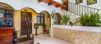 OYO Hotel Las Nubes,Mercado de Dulces y Artesanías Ámbar
