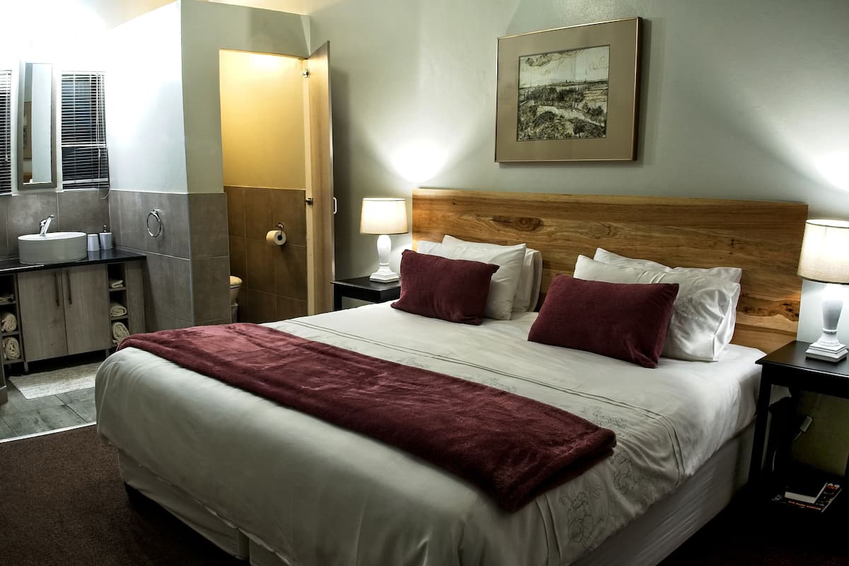 Strelitzia Twin Room | 1 dormitorio, ropa de cama de alta calidad, colchones Select Comfort