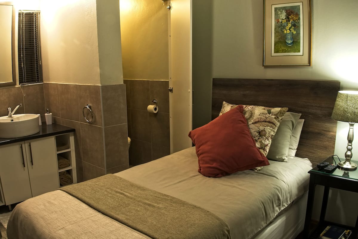 Bluebell (One Person) Room | 1 dormitorio, ropa de cama de alta calidad, colchones Select Comfort