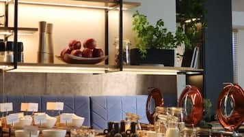 Breakfast and dinner served, international cuisine