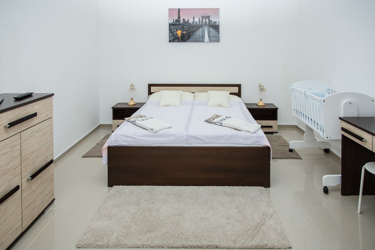Appartamento Superior (River View or Garden View) | Ferro/asse da stiro, Wi-Fi gratuito