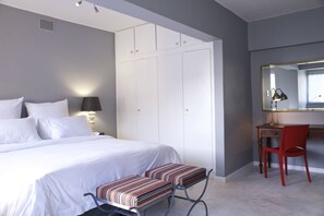 Room - Green Point Self Catering Studio (Cape Town)