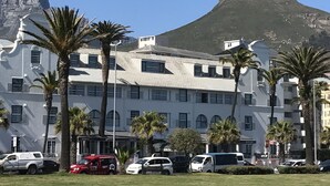 Unclassified image, 4 of 50, button - Green Point Self Catering Studio (Cape Town)