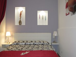 Premium bedding, desk, free cots/infant beds, free WiFi - La Voce del Violino (Ragusa)