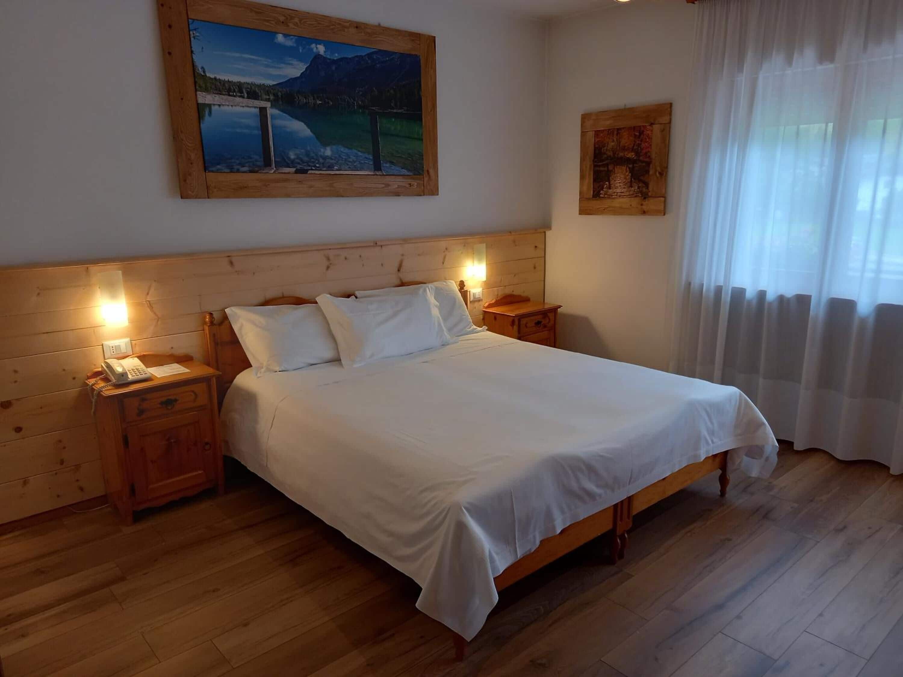 Zimmersafe, Schreibtisch, schallisolierte Zimmer, Bettwäsche