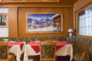 Serveert lunch en diner