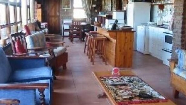 Family House | Living area | TV - Wegkruip (Still Bay)