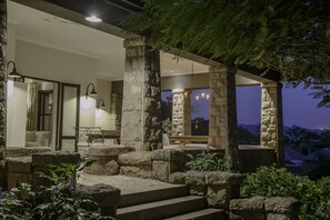 Front of property - Torburnlea Homestead Luxury Accommodation (Mbombela)