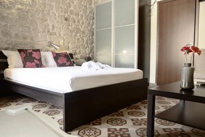 1 bedroom, minibar, in-room safe, desk