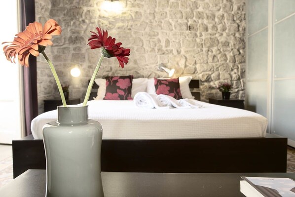 1 bedroom, minibar, in-room safe, desk