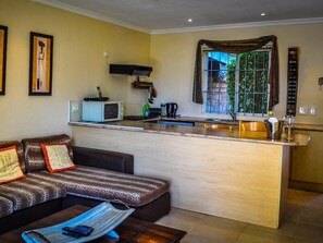 Comfort Room | Free WiFi