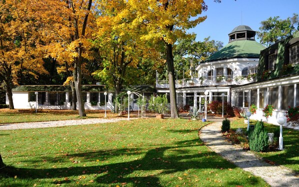 Property grounds - Hotel Ostrov (Nymburk)