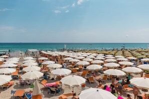 Plage privée à proximité, sable blanc, navette gratuite vers la plage