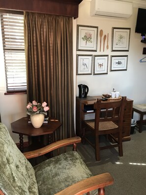 Luxury Double Room | Living room