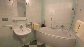 Comfort-Apartment, 1 Schlafzimmer, Kochnische | Badezimmer | Handtücher