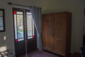 Comfort Double Room (Green Pepper) | 1 bedroom, desk, iron/ironing board, free WiFi