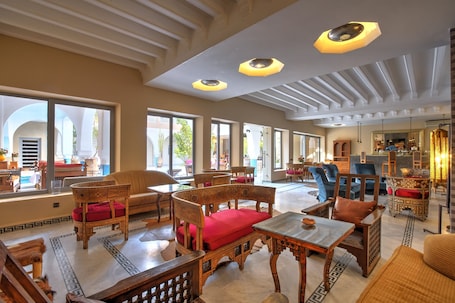 Se sirven desayunos, almuerzos y cenas; cocina marroquí. Ksar Anika Boutique Hotel & Spa