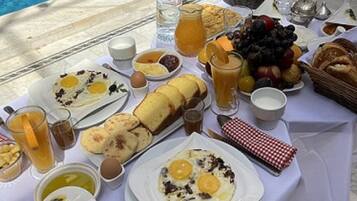 Desayuno continental incluido todos los días