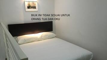Duplex Queen | Premium bedding, desk, laptop workspace, iron/ironing board