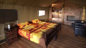 Luxury Tent | Cribs (free), bed sheets - Pure Nature Familodge (Paterson)