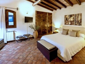 Superior Room (fireplace) | Premium bedding, down comforters, free WiFi, bed sheets - B&B Villa Loriana (Milo)