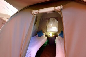 DOUBLE TENT | Vistas desde la habitación