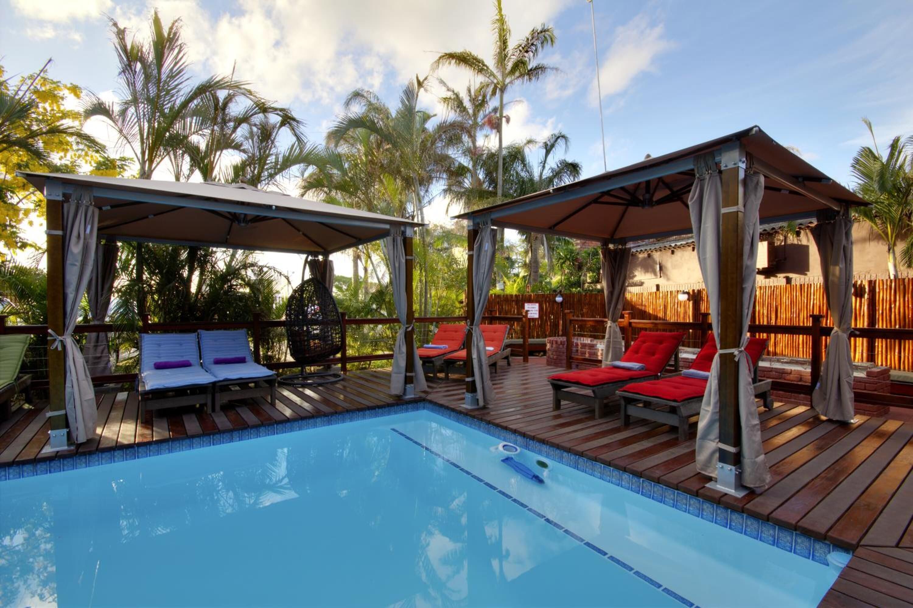 حمّام سباحة خارجي