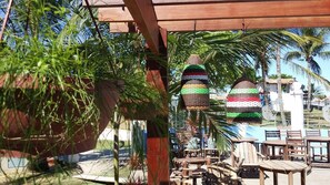 Courtyard - Lamares Pousada de Charme (Santa Cruz Cabralia)